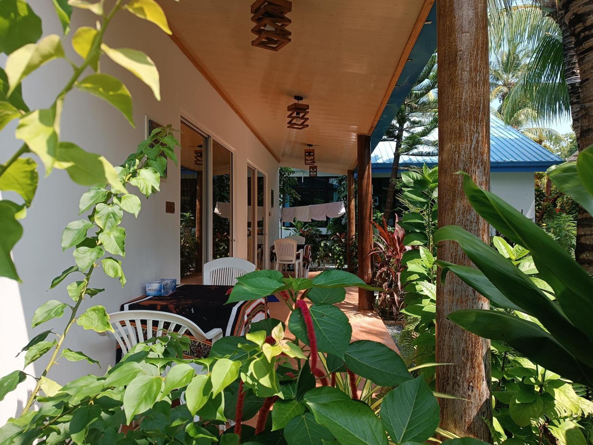 Blue Water Thoddoo Inn الغرفة الصورة