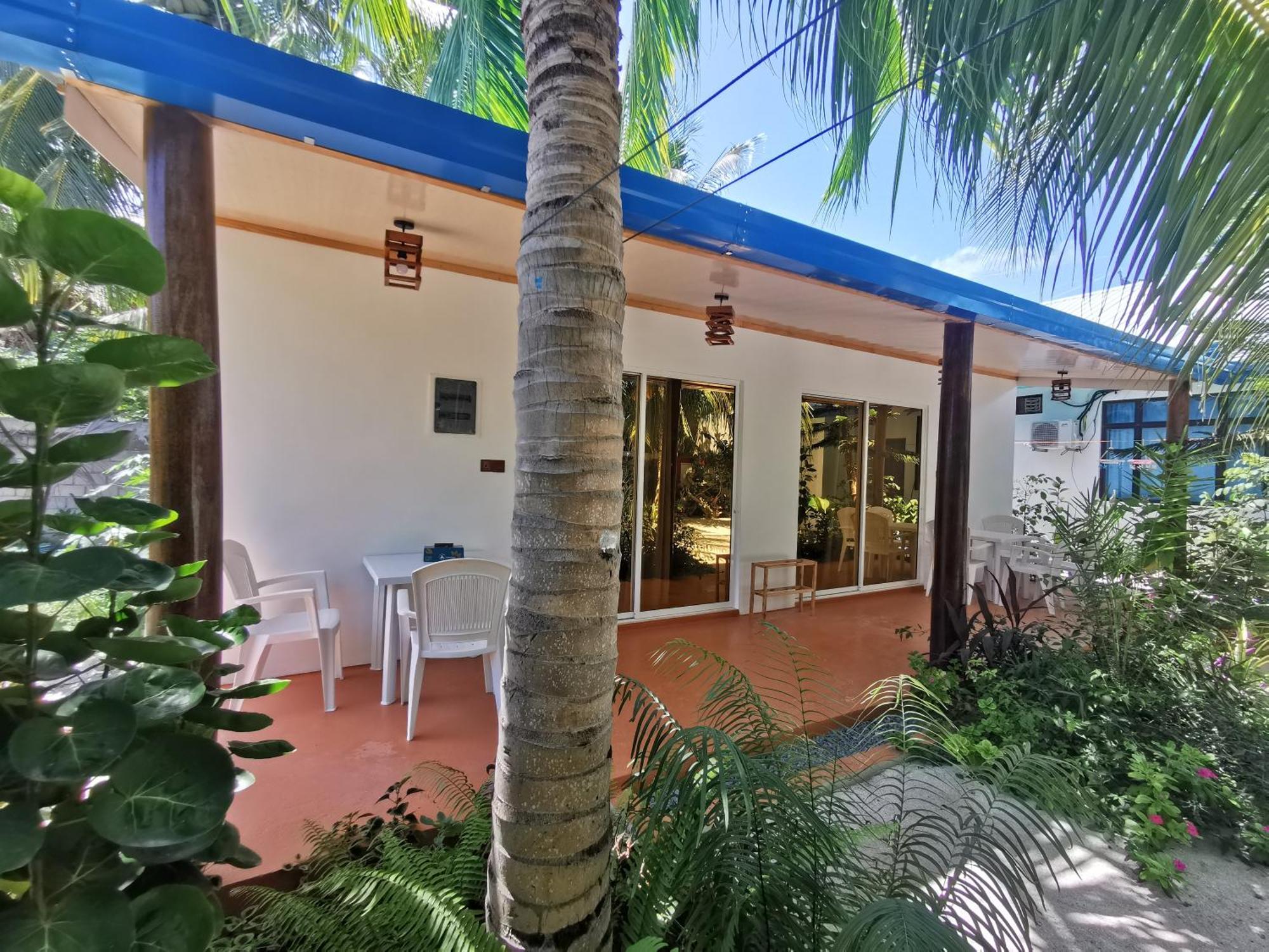 Blue Water Thoddoo Inn الغرفة الصورة